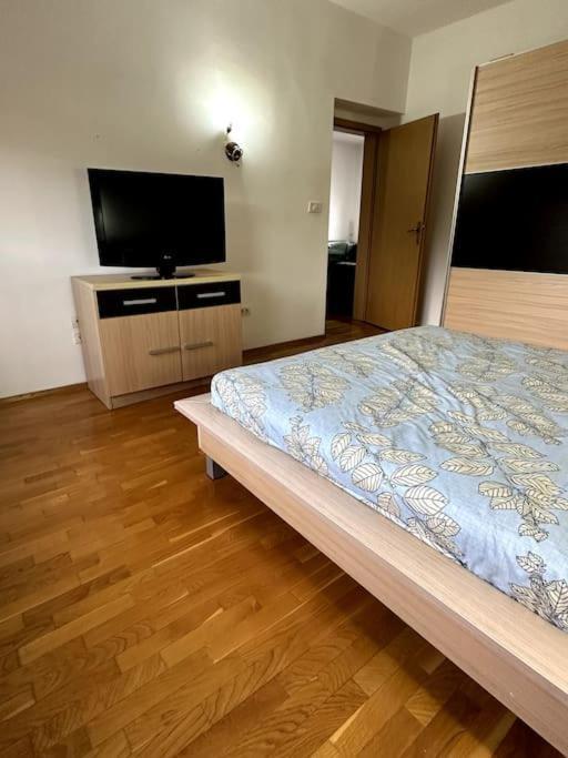 Luxury Apartment In The Center 66 M² Size. Skopje Exterior photo
